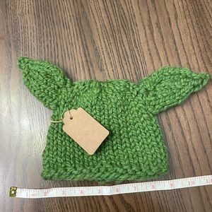 Knitted Yoda hat
